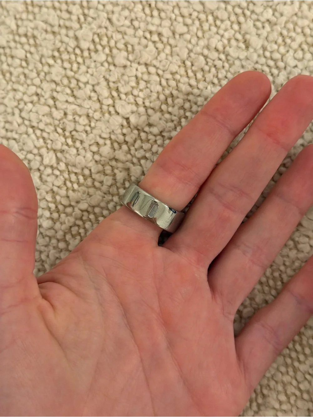 Oura Ring Gen 4 in Silver - size 6 - no scratches